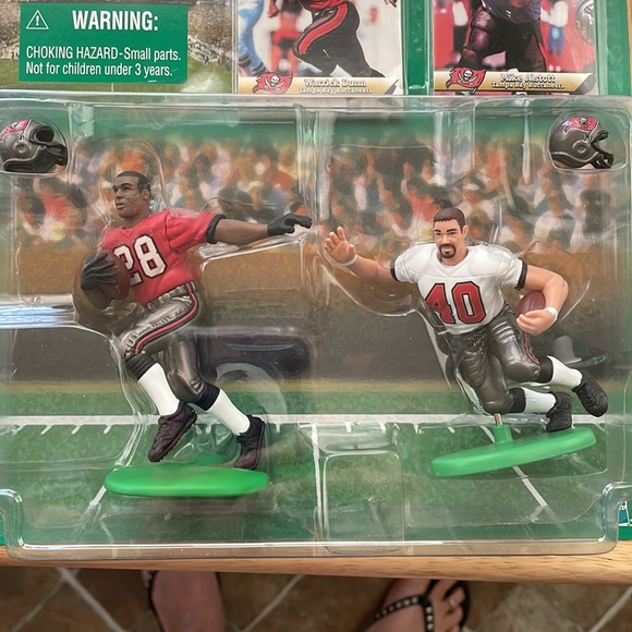 Starting Lineup Classic Doubles Football NFL Warrick Dunn and Mike Alston. - Picture 4 of 7